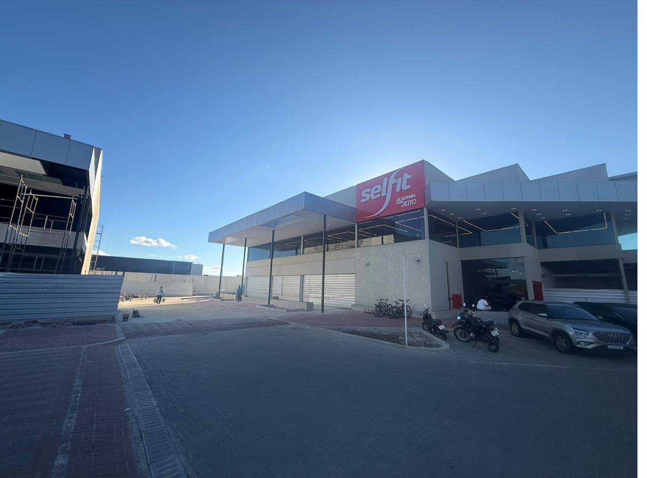 Fachada da academia Selfit no Vitória Mall