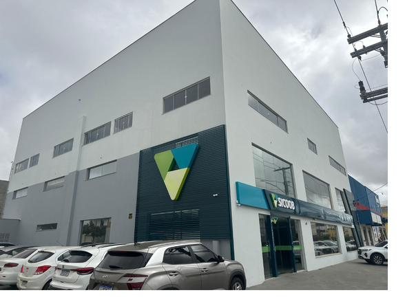 Agência Sicoob em prédio de dois pavimentos